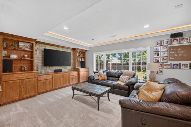 706 NE 40th Court, Ankeny, IA 50021