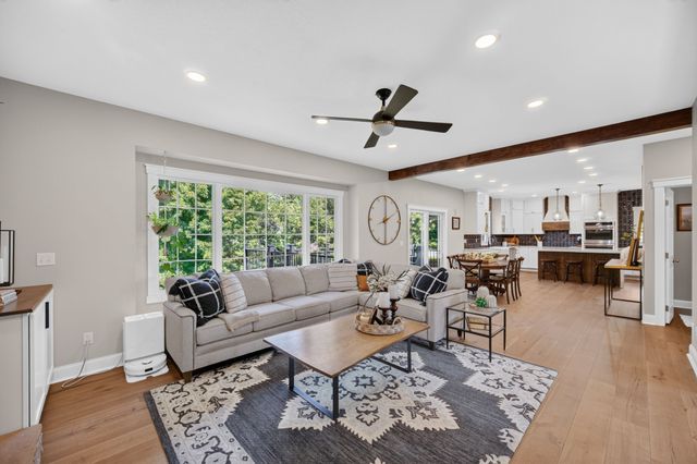 706 NE 40th Court, Ankeny, IA 50021