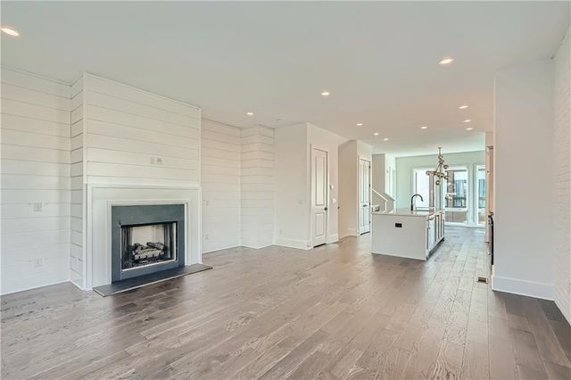 300 GIBSON Street SE, Atlanta, GA 30316