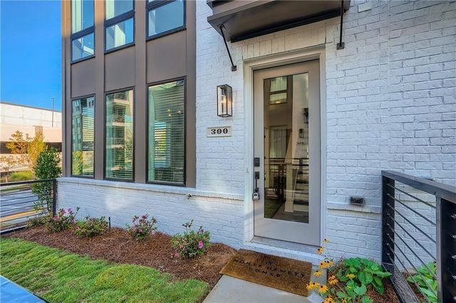 300 GIBSON Street SE, Atlanta, GA 30316