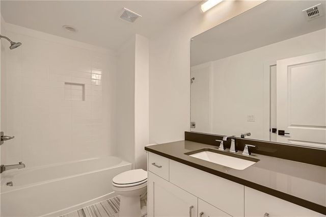 300 GIBSON Street SE, Atlanta, GA 30316