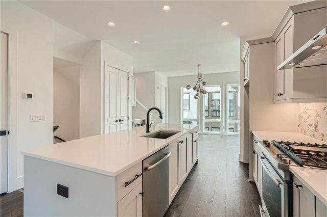 300 GIBSON Street SE, Atlanta, GA 30316