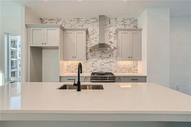 300 GIBSON Street SE, Atlanta, GA 30316