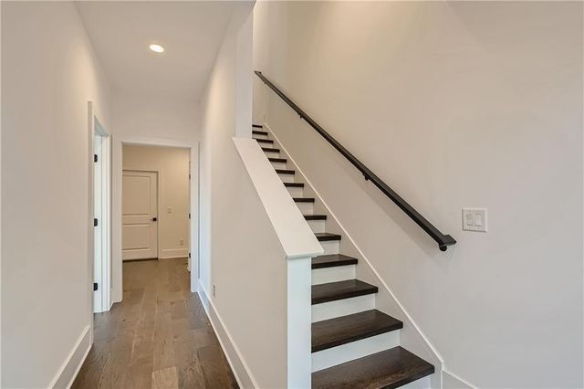 300 GIBSON Street SE, Atlanta, GA 30316