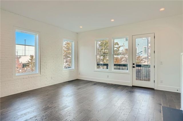 300 GIBSON Street SE, Atlanta, GA 30316