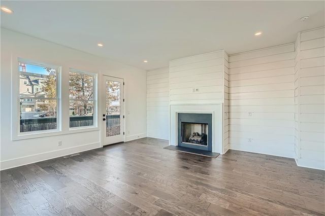 300 GIBSON Street SE, Atlanta, GA 30316