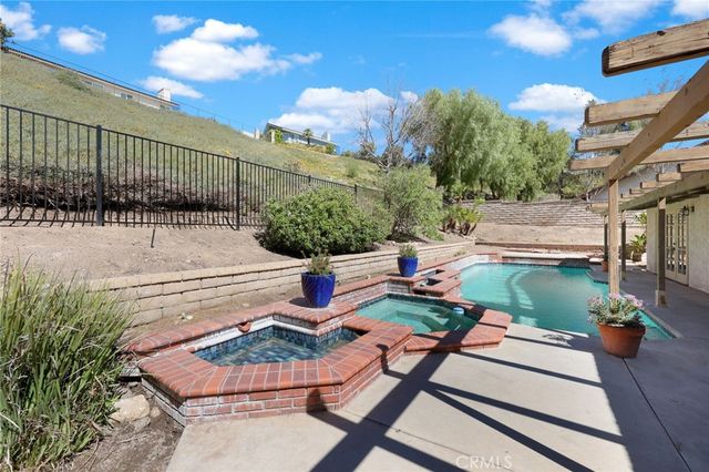 25377 Fortuna, Valencia, CA 91355