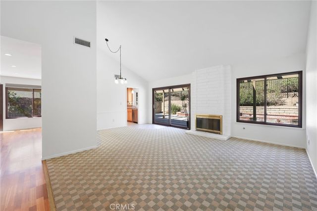 25377 Fortuna, Valencia, CA 91355