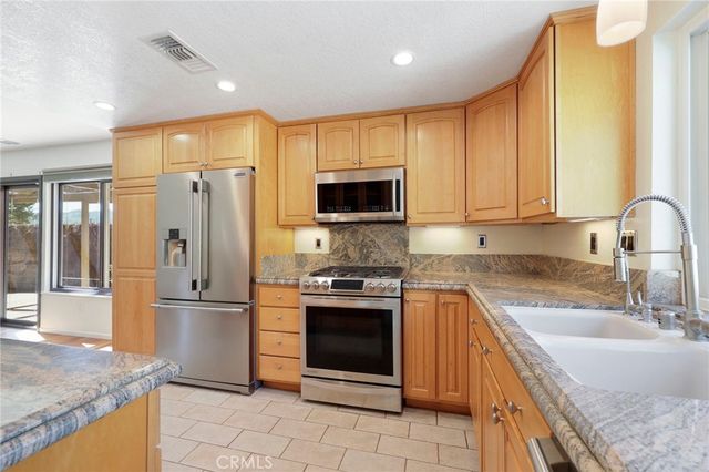 25377 Fortuna, Valencia, CA 91355