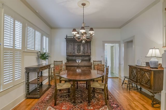 311 E Marvin Avenue, Waxahachie, TX 75165