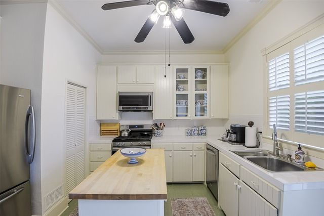 311 E Marvin Avenue, Waxahachie, TX 75165
