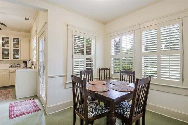 311 E Marvin Avenue, Waxahachie, TX 75165