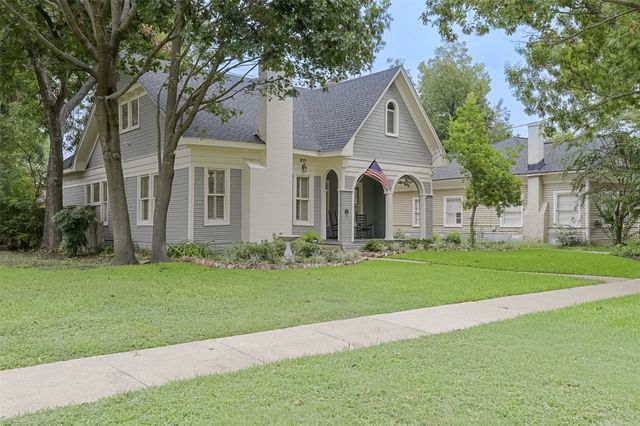 311 E Marvin Avenue, Waxahachie, TX 75165