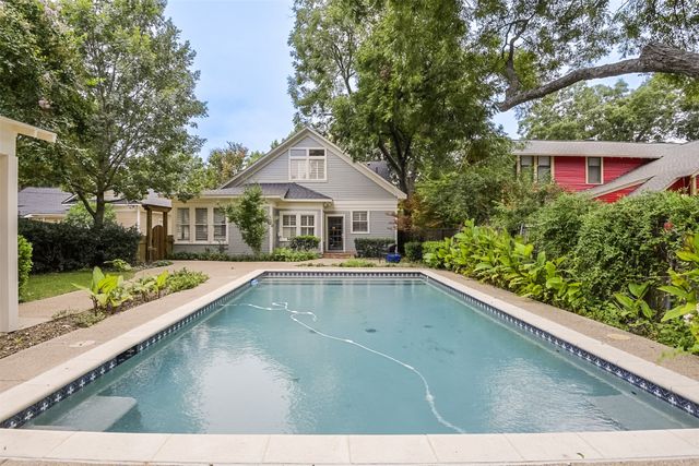 311 E Marvin Avenue, Waxahachie, TX 75165