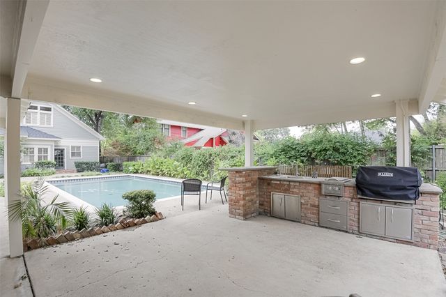 311 E Marvin Avenue, Waxahachie, TX 75165