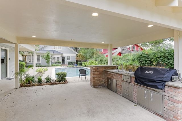 311 E Marvin Avenue, Waxahachie, TX 75165