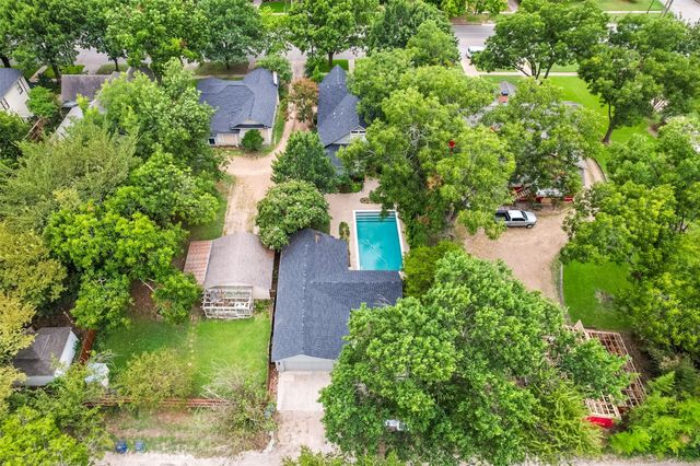 311 E Marvin Avenue, Waxahachie, TX 75165