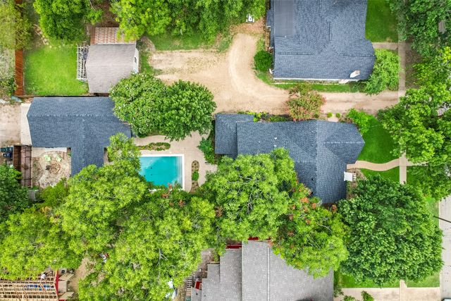 311 E Marvin Avenue, Waxahachie, TX 75165