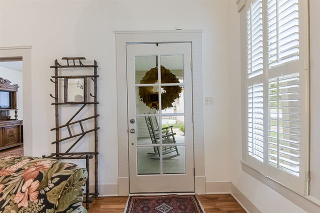 311 E Marvin Avenue, Waxahachie, TX 75165