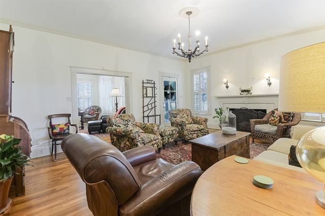 311 E Marvin Avenue, Waxahachie, TX 75165