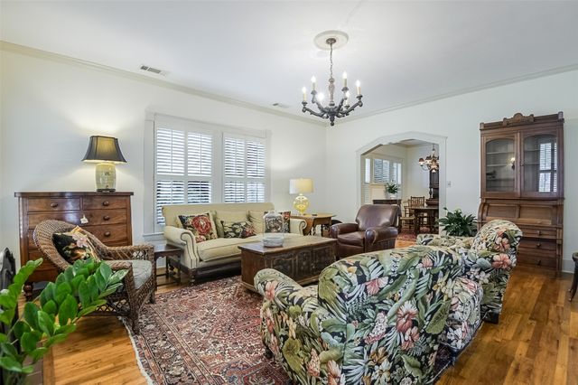 311 E Marvin Avenue, Waxahachie, TX 75165