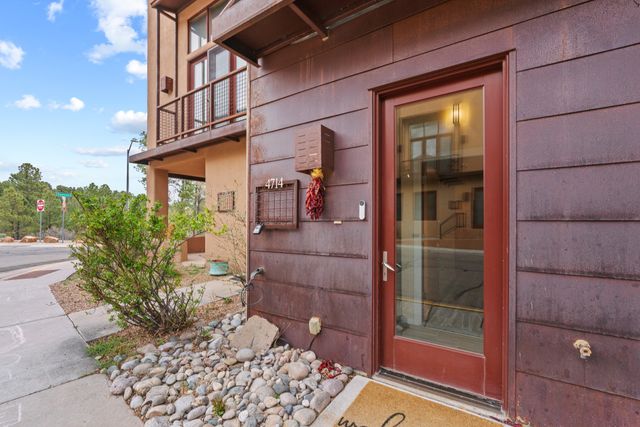 4714 Quemazon, Los Alamos, NM 87544