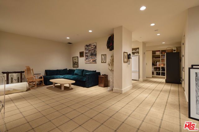 414 Lomond Avenue, Los Angeles, CA 90024