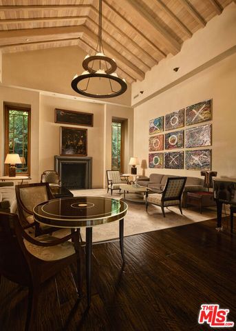 414 Lomond Avenue, Los Angeles, CA 90024
