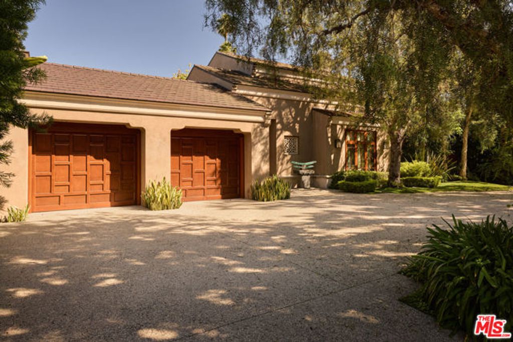 414 Lomond Avenue, Los Angeles, CA 90024