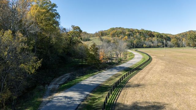 345 Brazier Ln, Gallatin, TN 37066