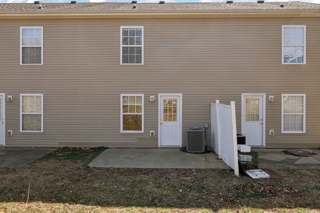 501 Patriot Park Ct, Clarksville, TN 37042