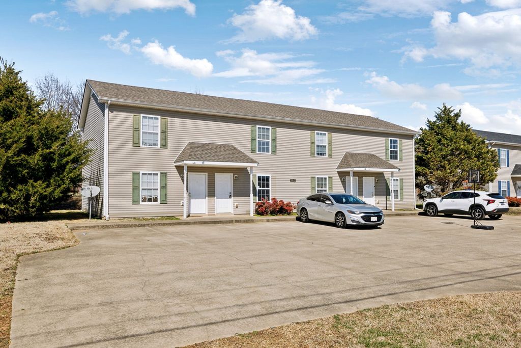 501 Patriot Park Ct, Clarksville, TN 37042