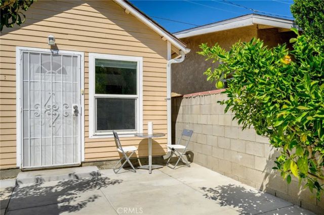 359 W Garfield Avenue B, Glendale, CA 91204