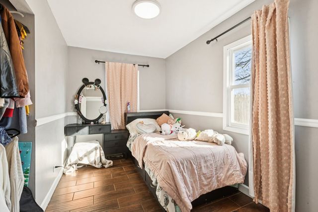 1618 Round Lake Drive, Round Lake Beach, IL 60073