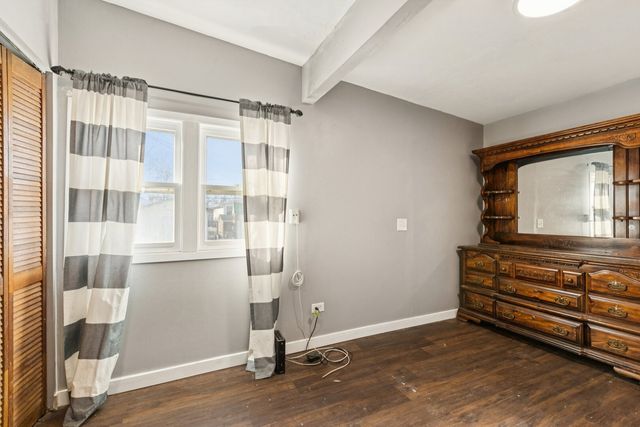 1618 Round Lake Drive, Round Lake Beach, IL 60073