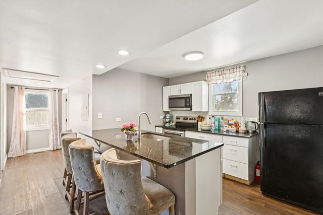 1618 Round Lake Drive, Round Lake Beach, IL 60073