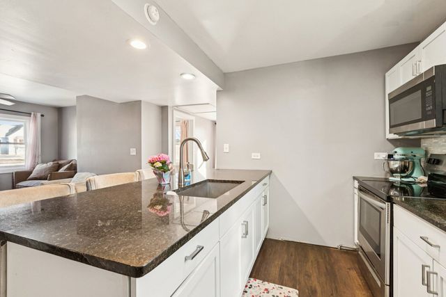 1618 Round Lake Drive, Round Lake Beach, IL 60073