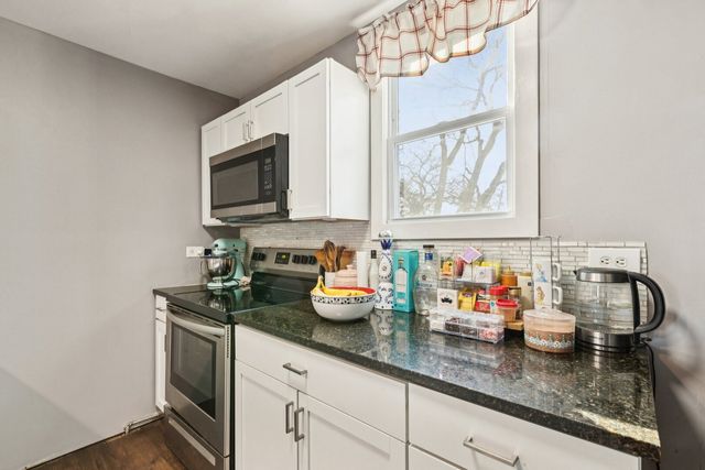 1618 Round Lake Drive, Round Lake Beach, IL 60073