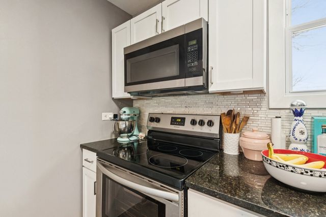 1618 Round Lake Drive, Round Lake Beach, IL 60073