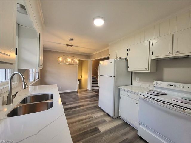 6 Llano Court, Greensboro, NC 27401