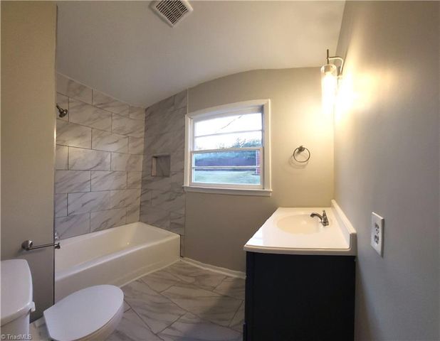 6 Llano Court, Greensboro, NC 27401