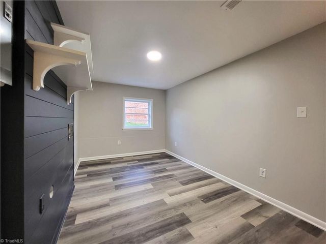 6 Llano Court, Greensboro, NC 27401