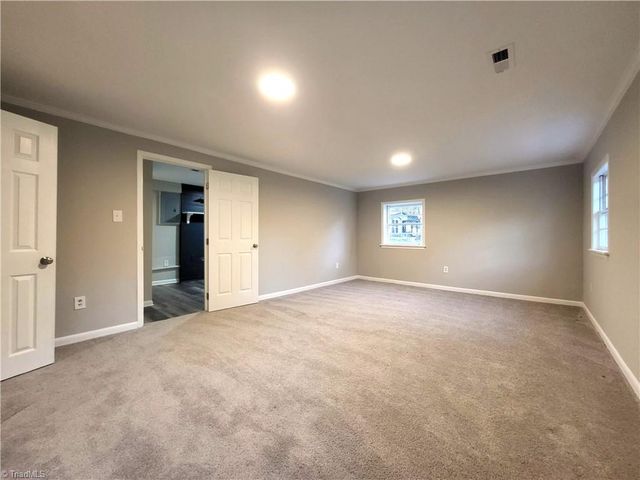 6 Llano Court, Greensboro, NC 27401