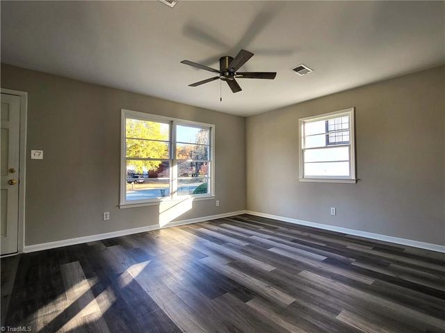 6 Llano Court, Greensboro, NC 27401