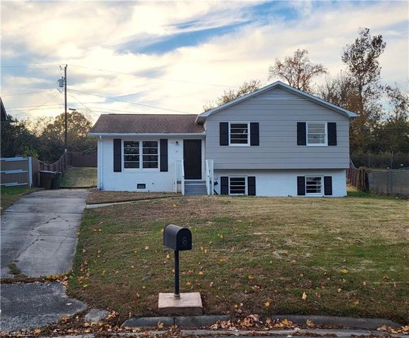 6 Llano Court, Greensboro, NC 27401