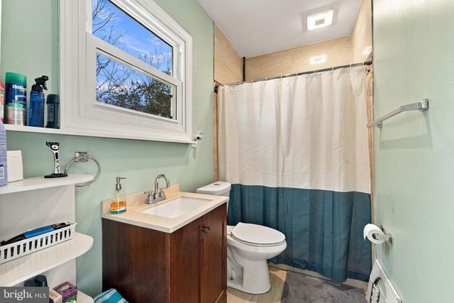 132 E TAUNTON AVE, West Berlin, NJ 08091