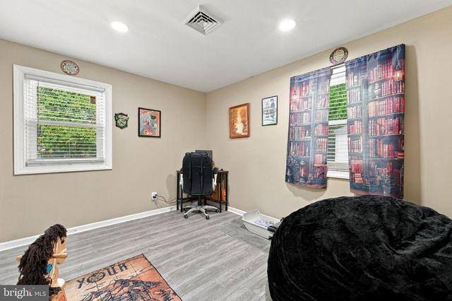 132 E TAUNTON AVE, West Berlin, NJ 08091