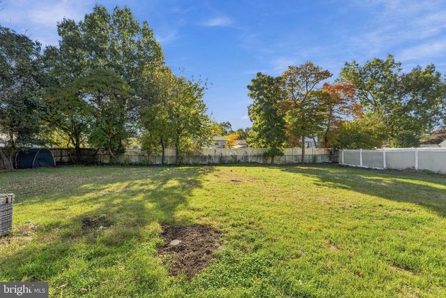 132 E TAUNTON AVE, West Berlin, NJ 08091