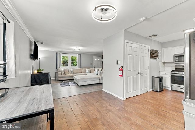 132 E TAUNTON AVE, West Berlin, NJ 08091