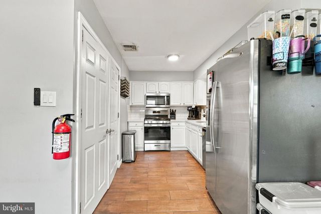 132 E TAUNTON AVE, West Berlin, NJ 08091